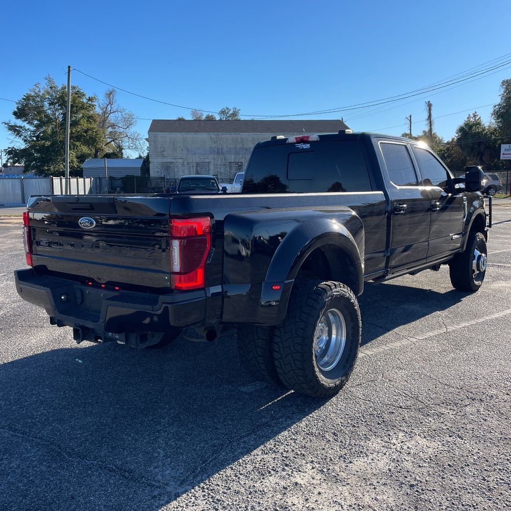 2022 Ford F-350 Super Duty Lariat