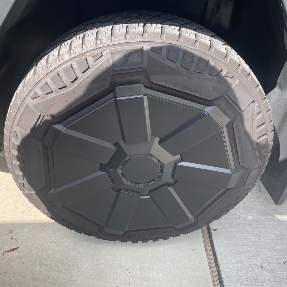 2024 Tesla Cybertruck Base