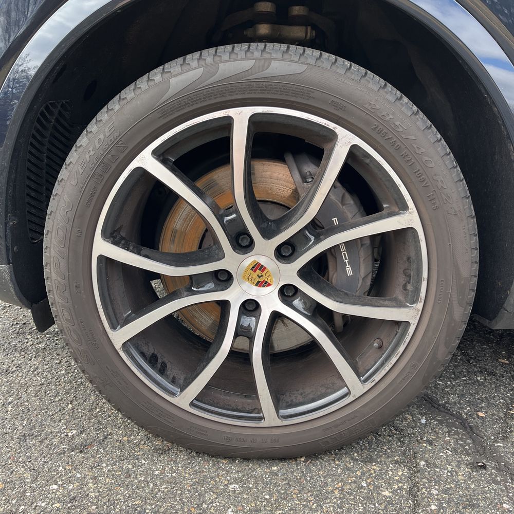 2022 Porsche Cayenne Base