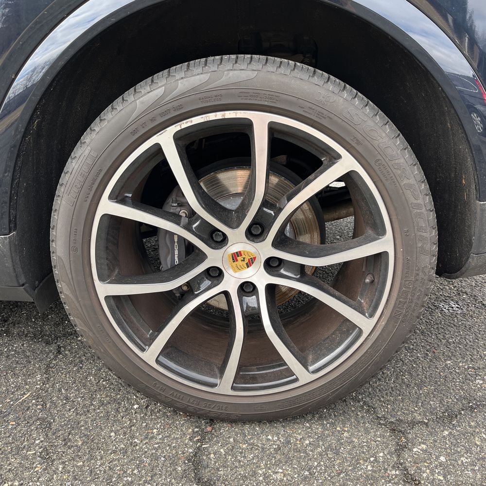 2022 Porsche Cayenne Base