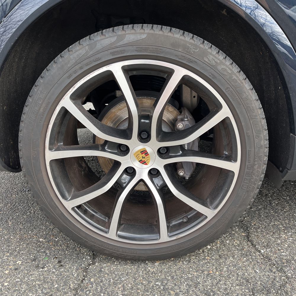 2022 Porsche Cayenne Base
