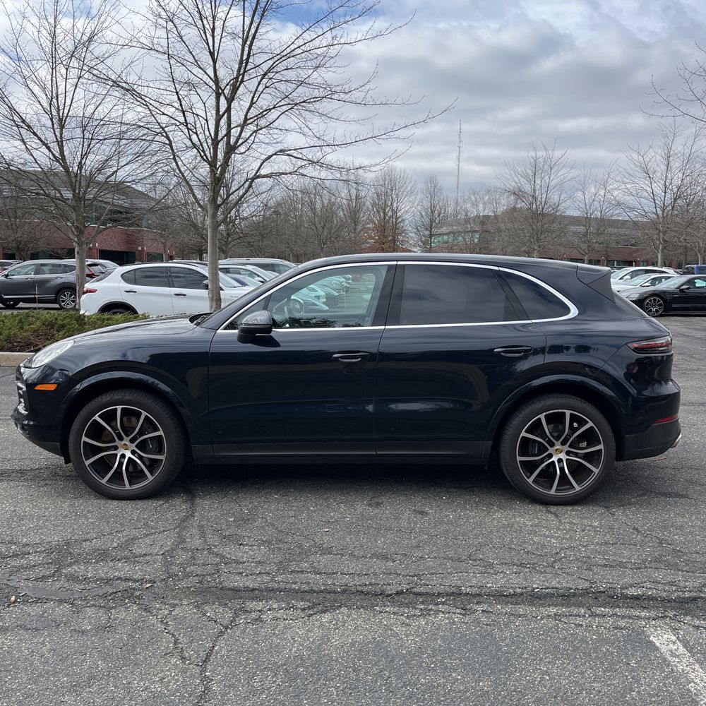 2022 Porsche Cayenne Base