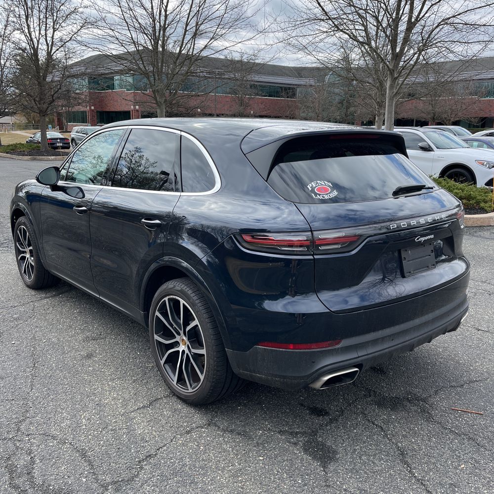 2022 Porsche Cayenne Base