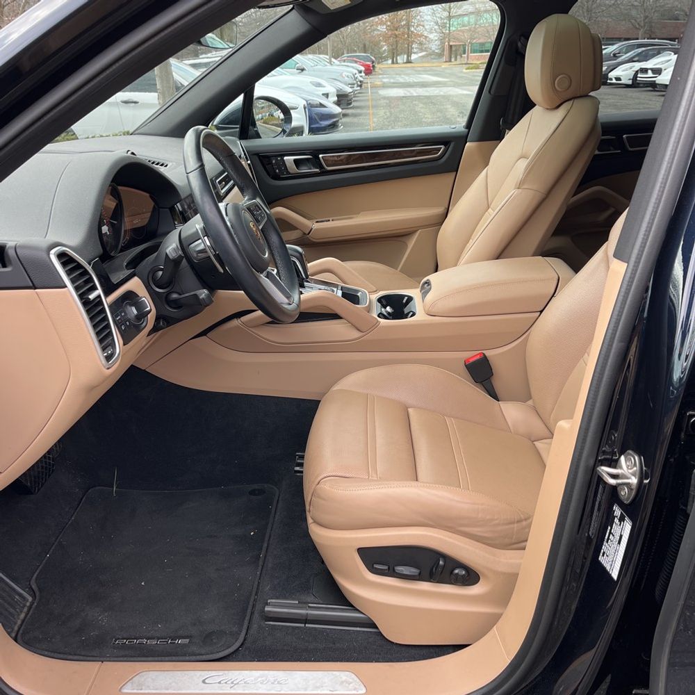 2022 Porsche Cayenne Base