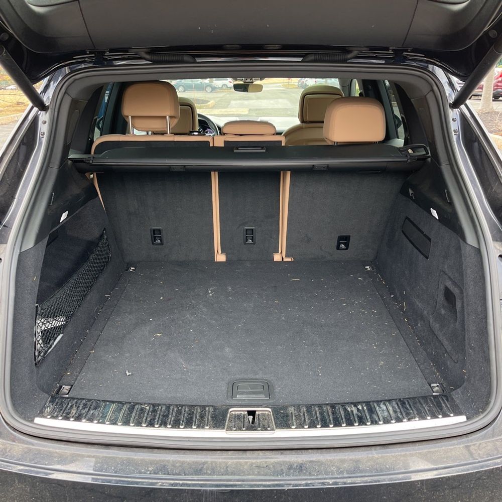 2022 Porsche Cayenne Base