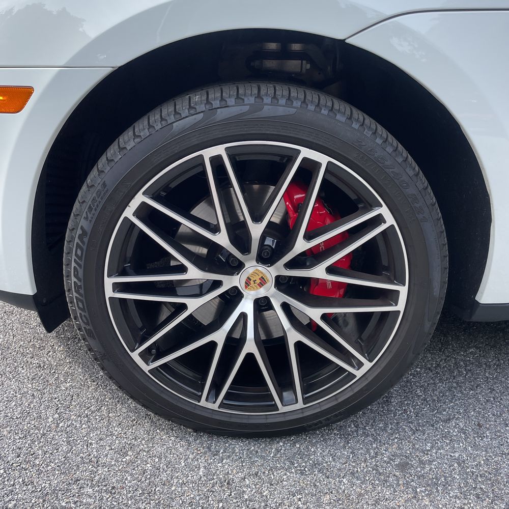 2023 Porsche Macan S