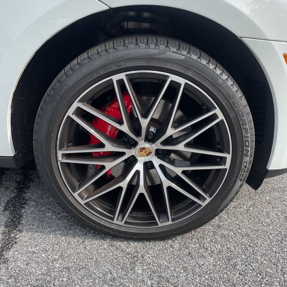 2023 Porsche Macan S