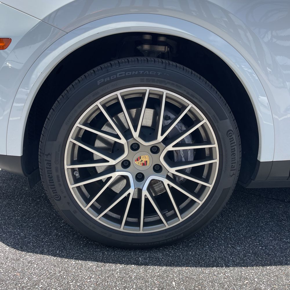2022 Porsche Cayenne Platinum Edition