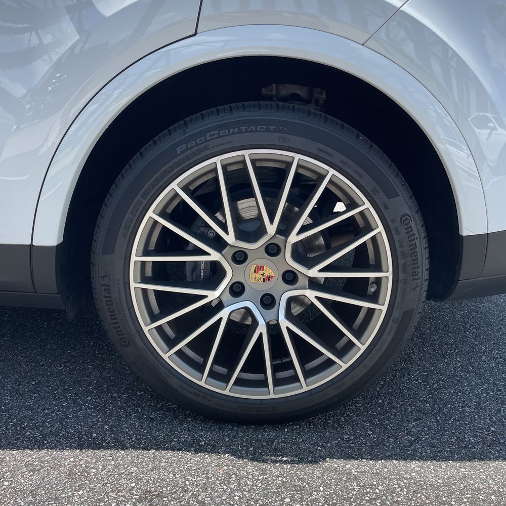 2022 Porsche Cayenne Platinum Edition