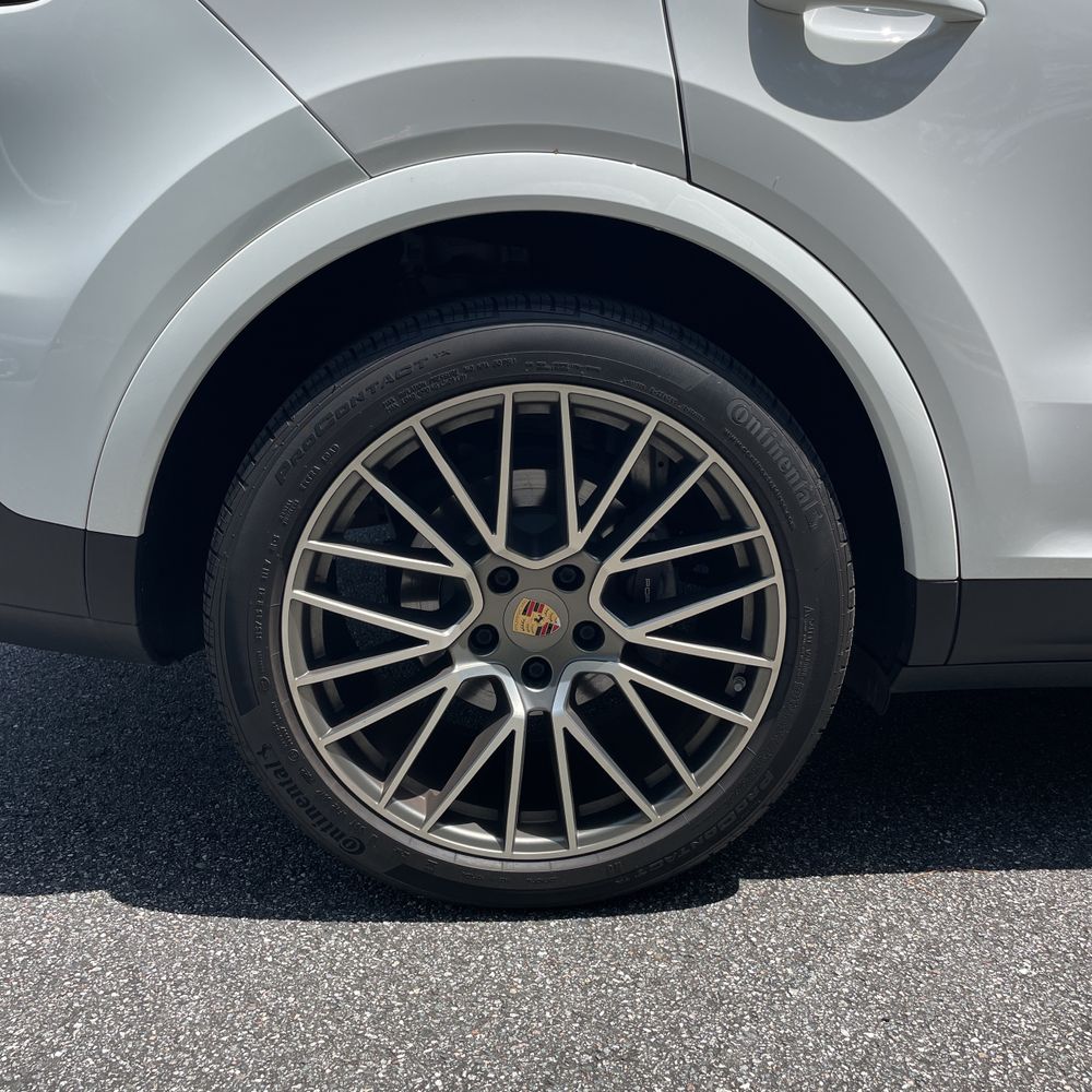 2022 Porsche Cayenne Platinum Edition