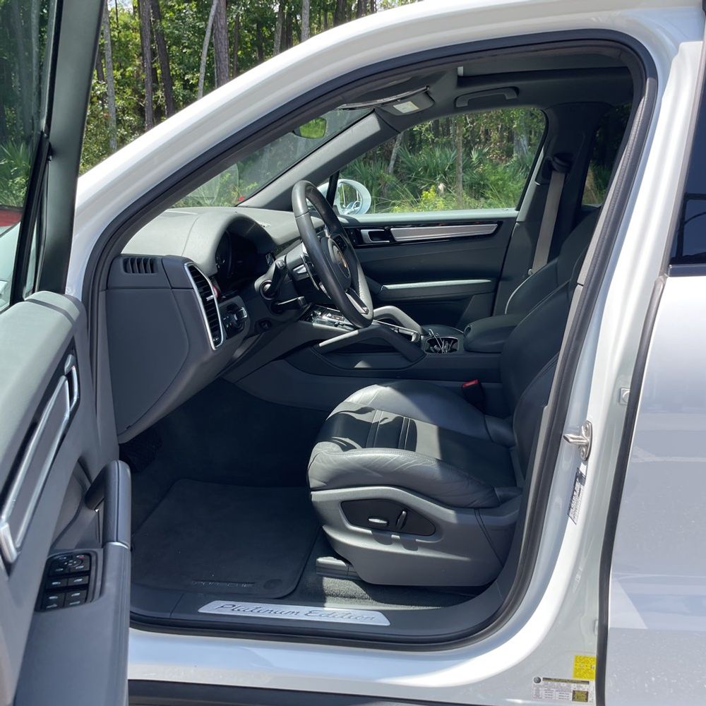 2022 Porsche Cayenne Platinum Edition