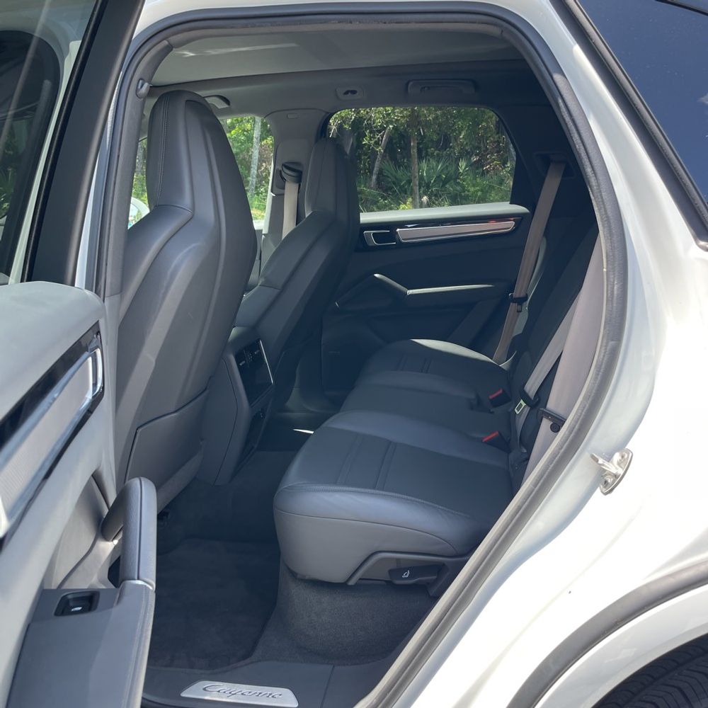 2022 Porsche Cayenne Platinum Edition