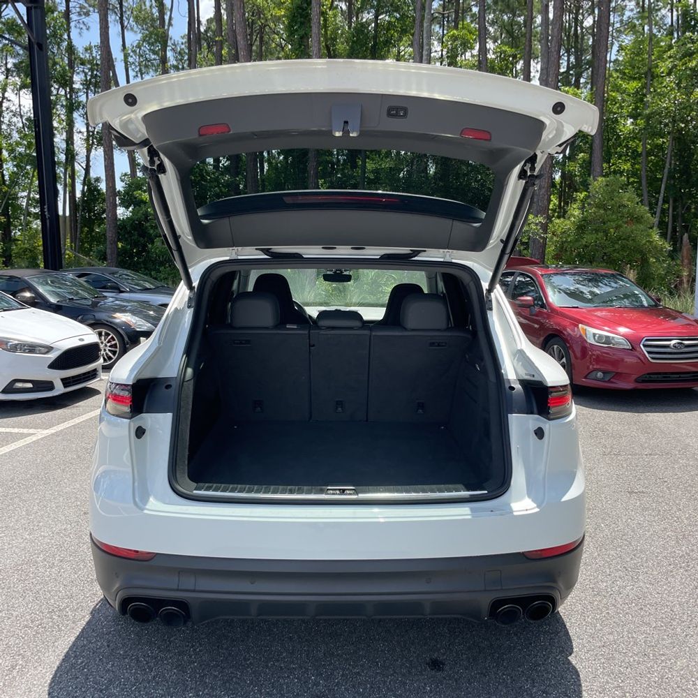 2022 Porsche Cayenne Platinum Edition