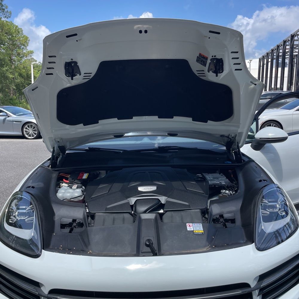 2022 Porsche Cayenne Platinum Edition