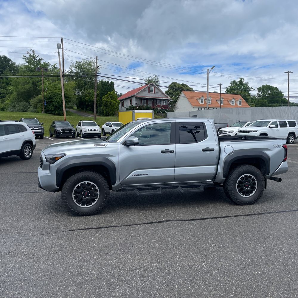 2024 Toyota Tacoma TRD Off-Road HV