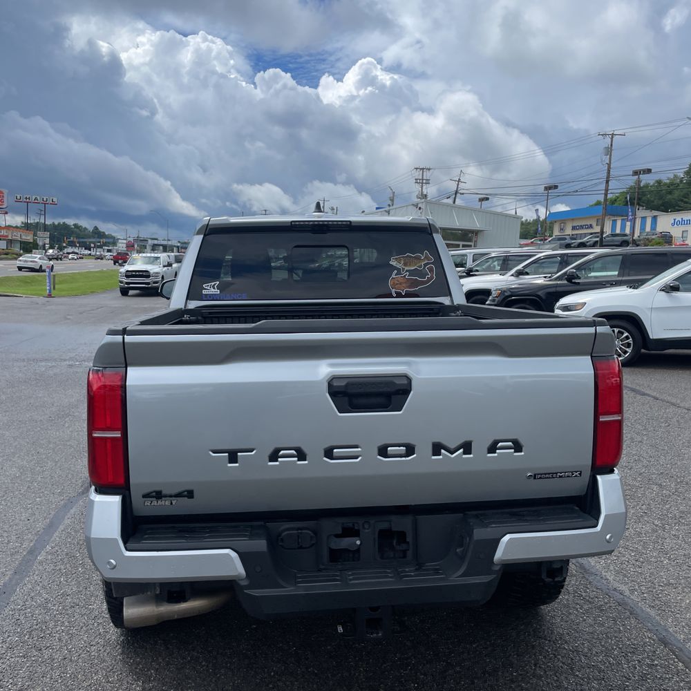 2024 Toyota Tacoma TRD Off-Road HV