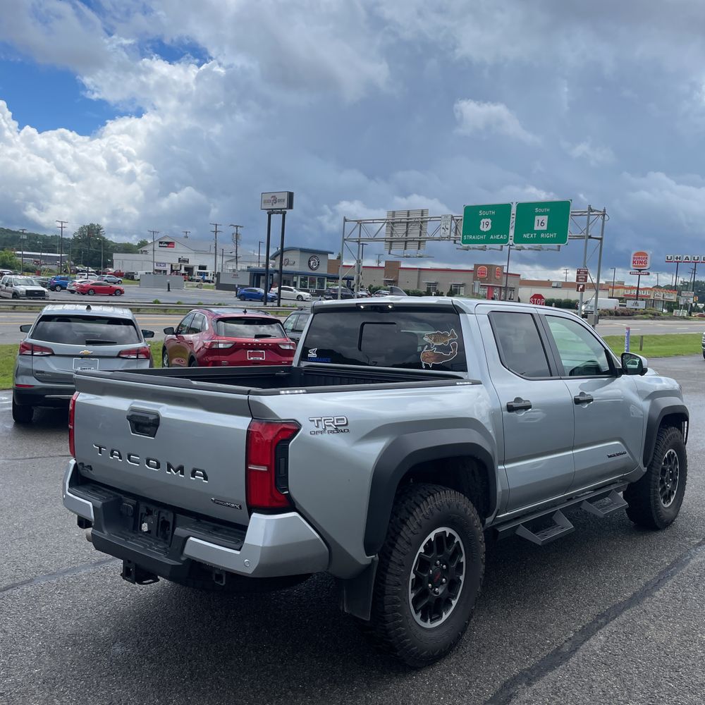 2024 Toyota Tacoma TRD Off-Road HV