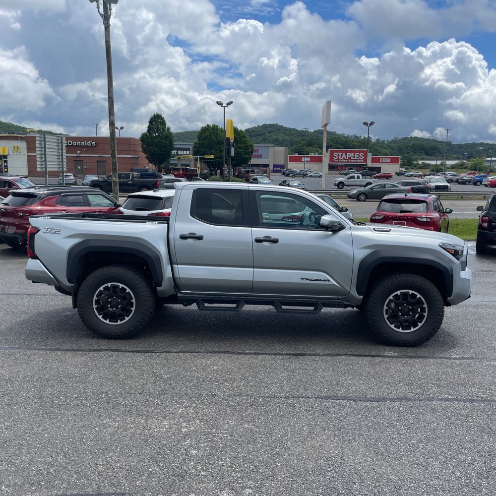 2024 Toyota Tacoma TRD Off-Road HV