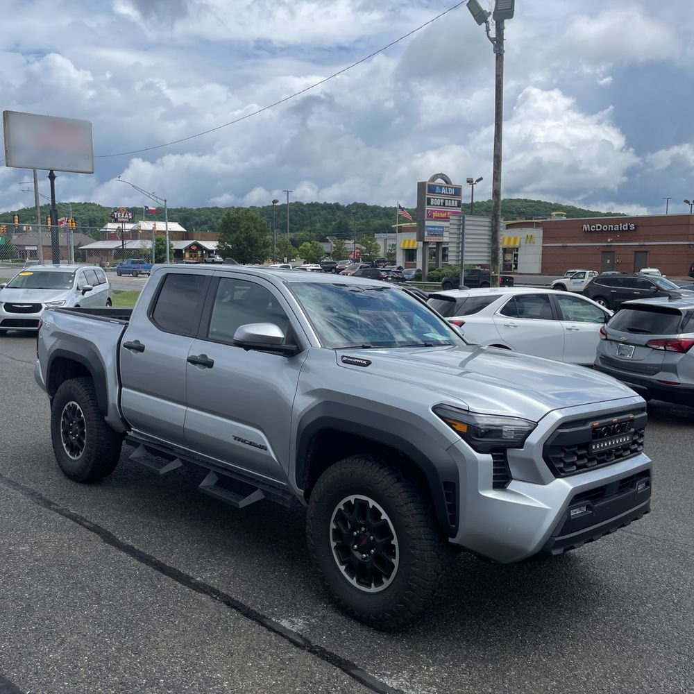 2024 Toyota Tacoma TRD Off-Road HV