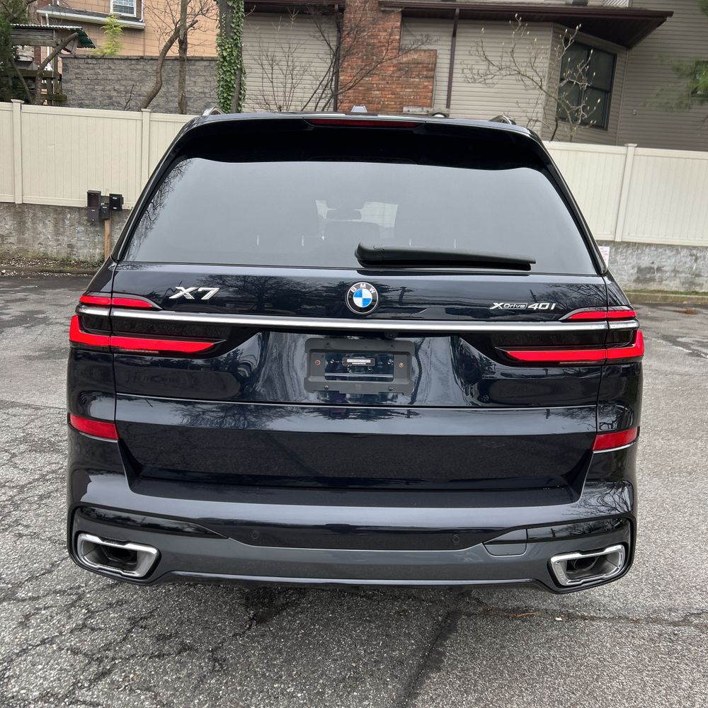2023 BMW X7 xDrive40i