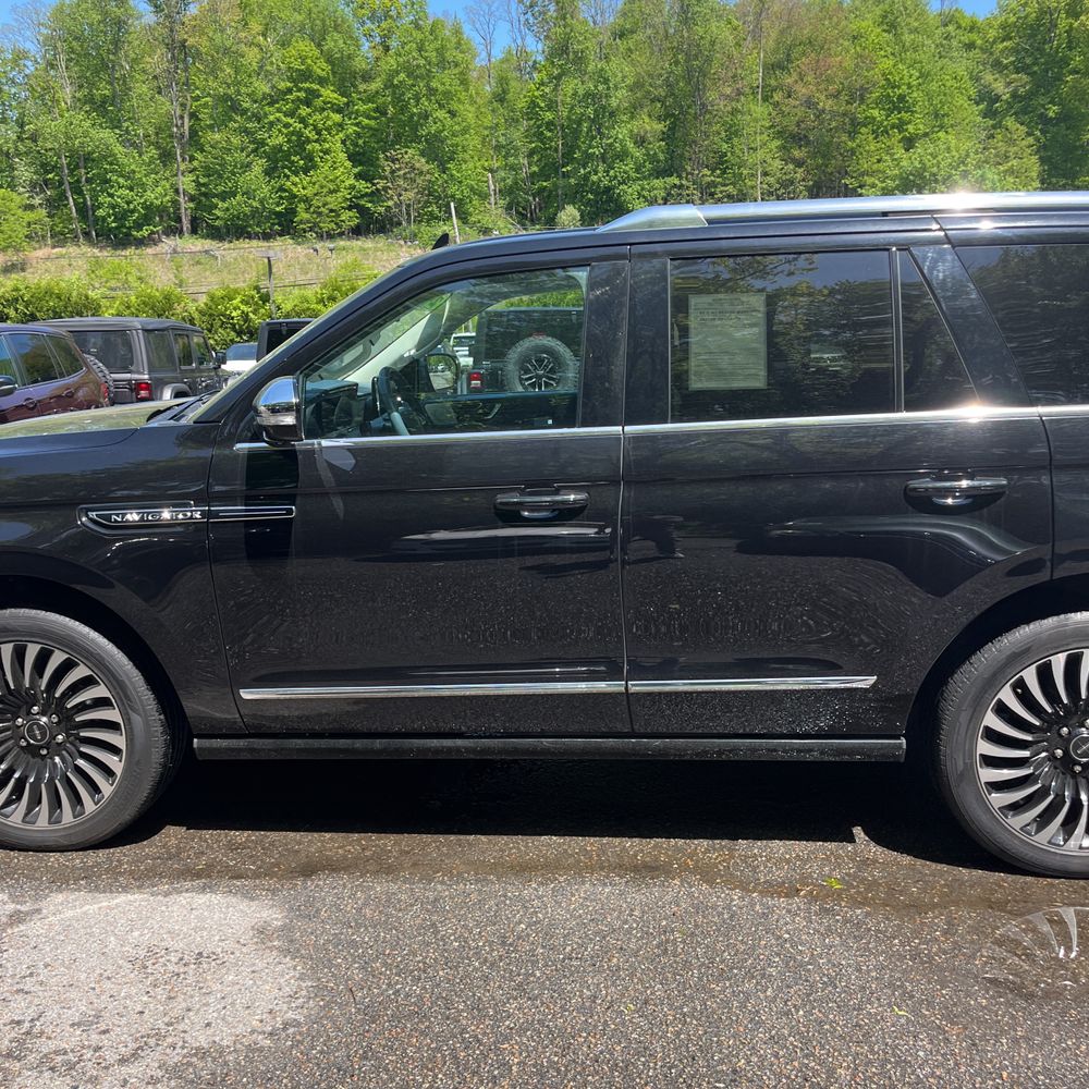2021 Lincoln Navigator Black Label