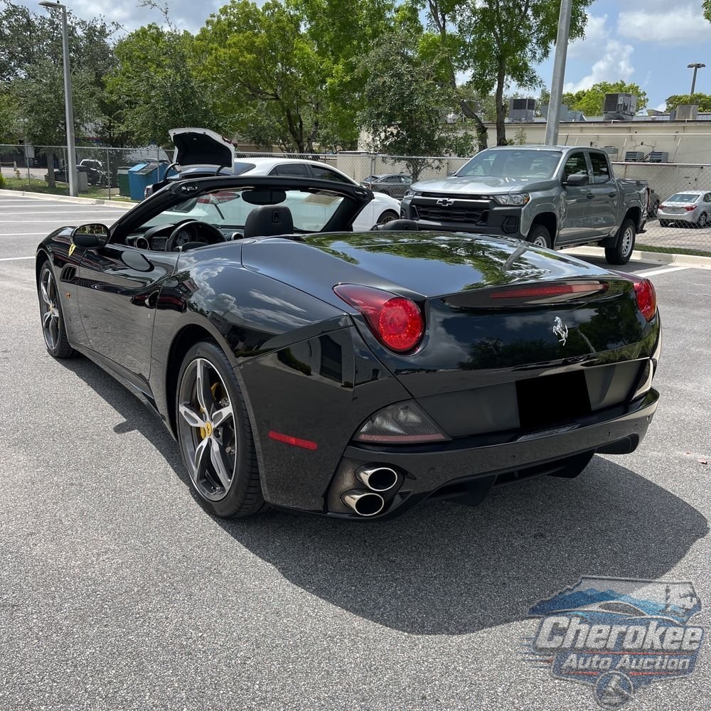 2013 Ferrari California Base