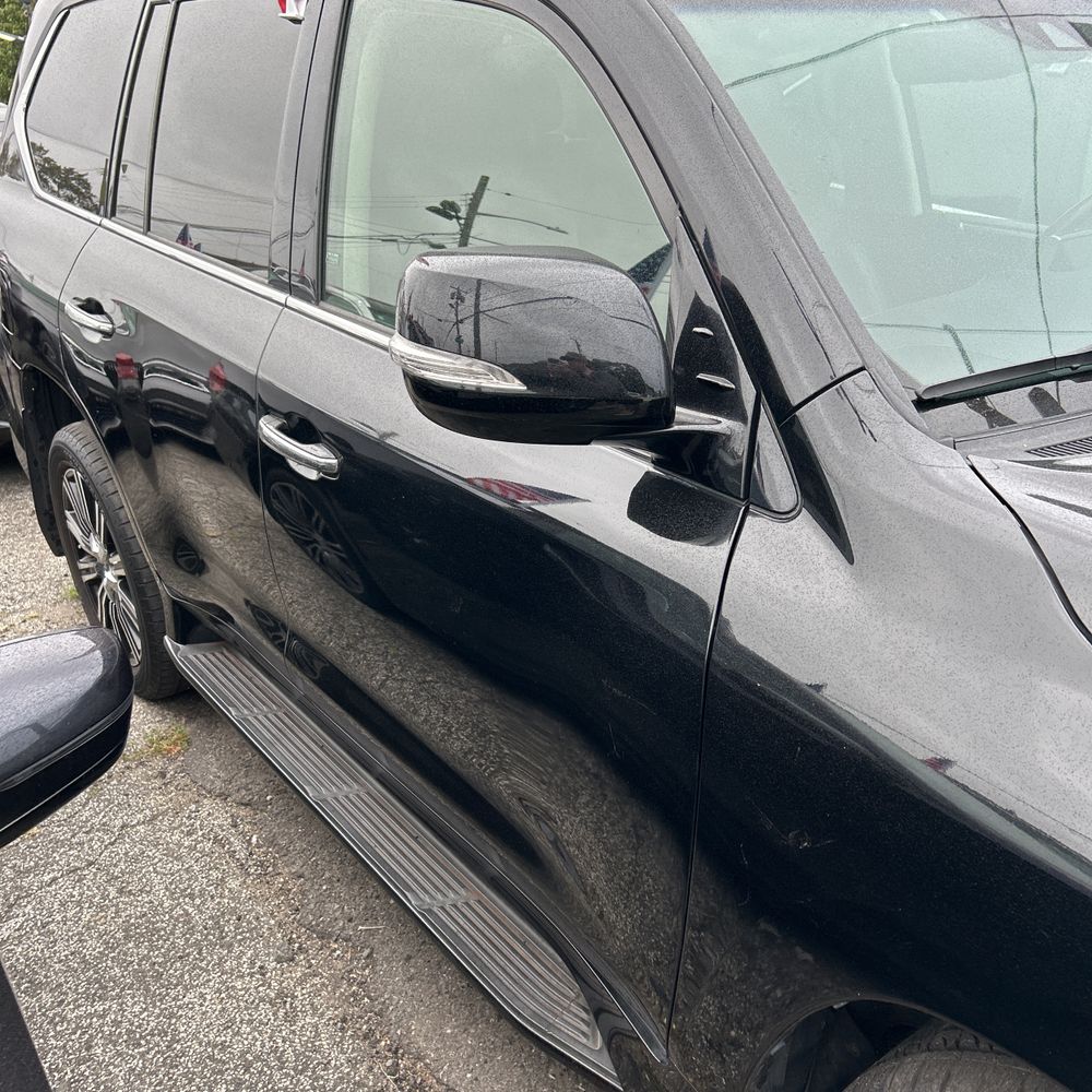 2018 Lexus LX 570 Three-Row