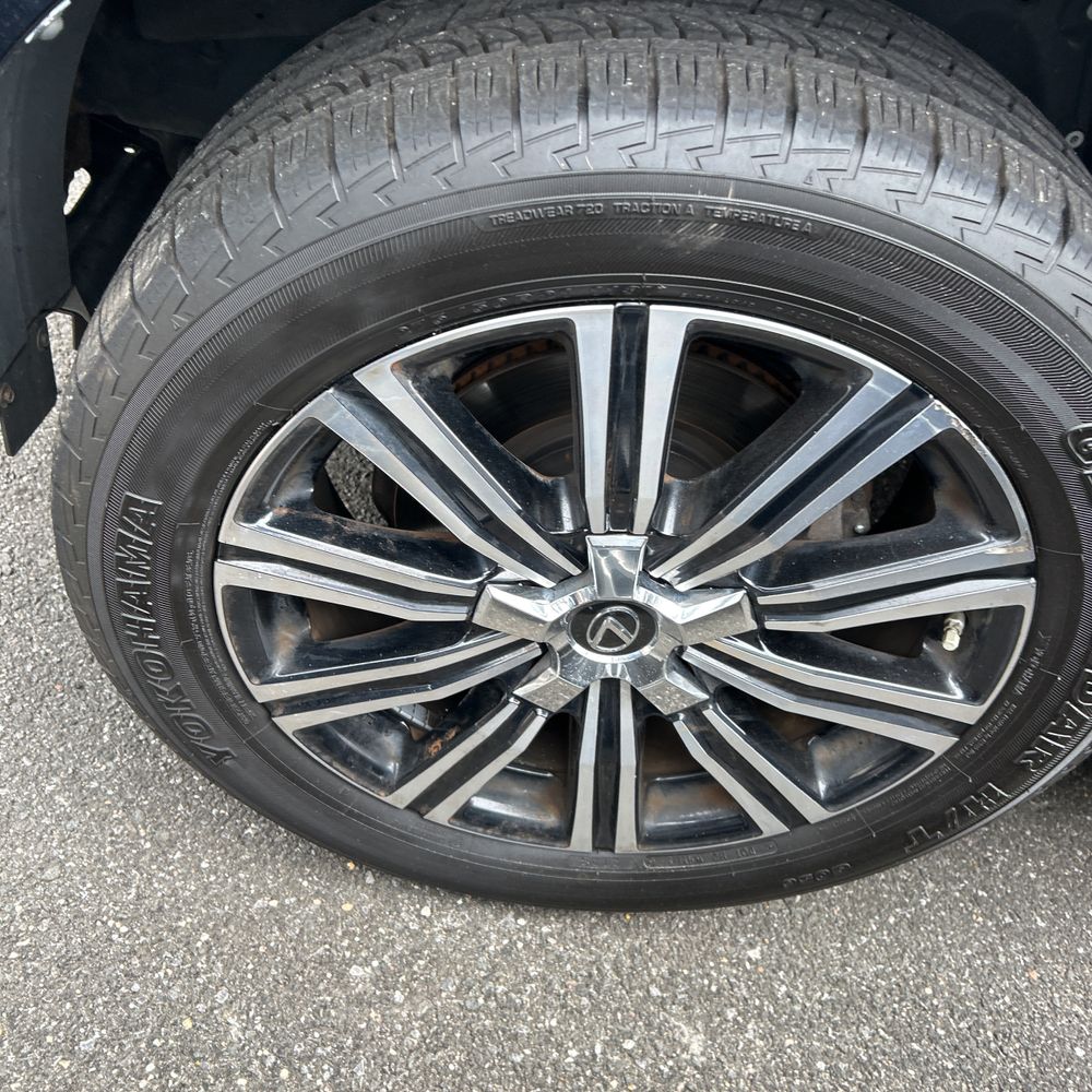 2018 Lexus LX 570 Three-Row