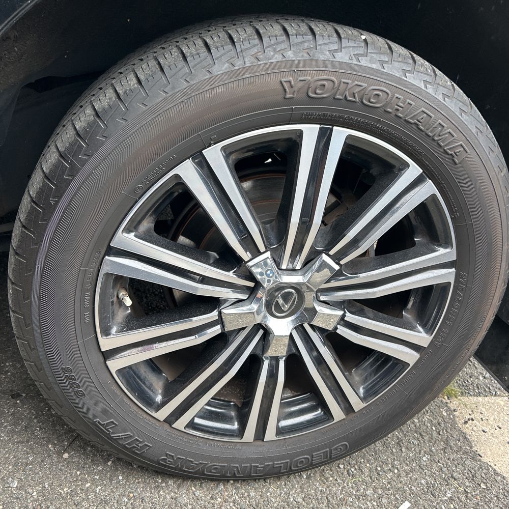2018 Lexus LX 570 Three-Row