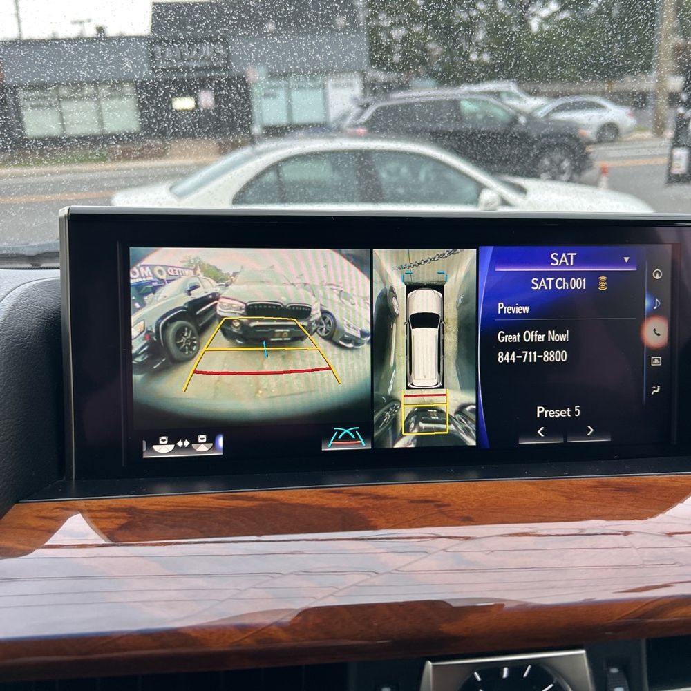 2018 Lexus LX 570 Three-Row