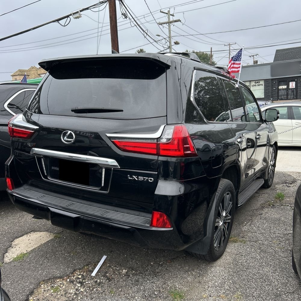 2018 Lexus LX 570 Three-Row
