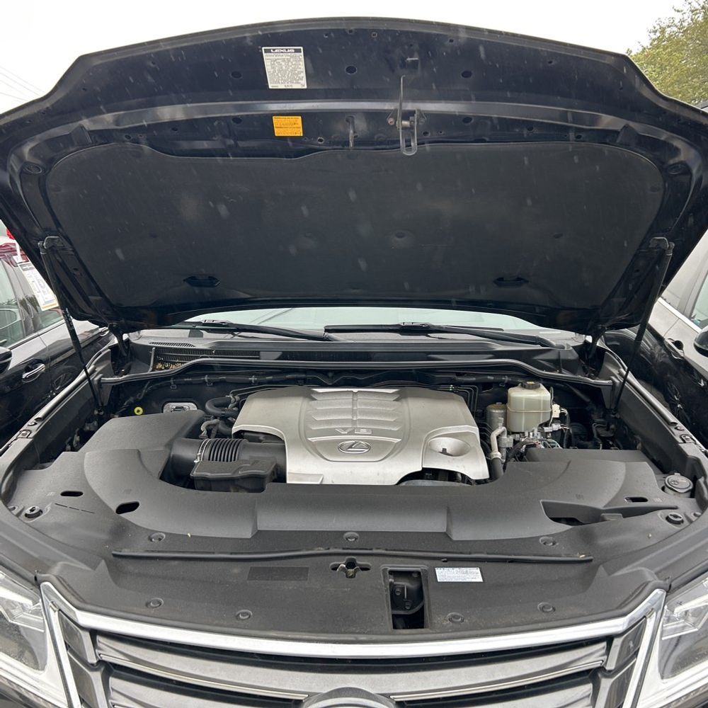 2018 Lexus LX 570 Three-Row