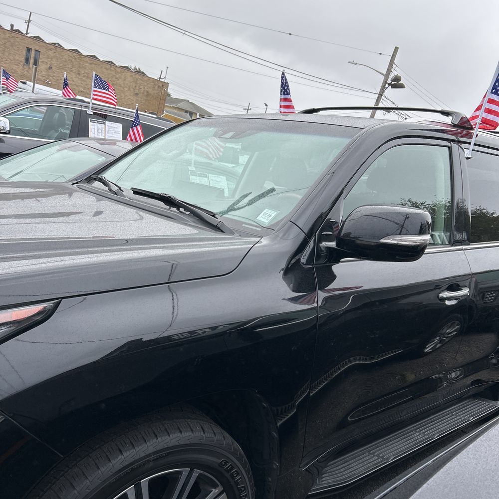 2018 Lexus LX 570 Three-Row