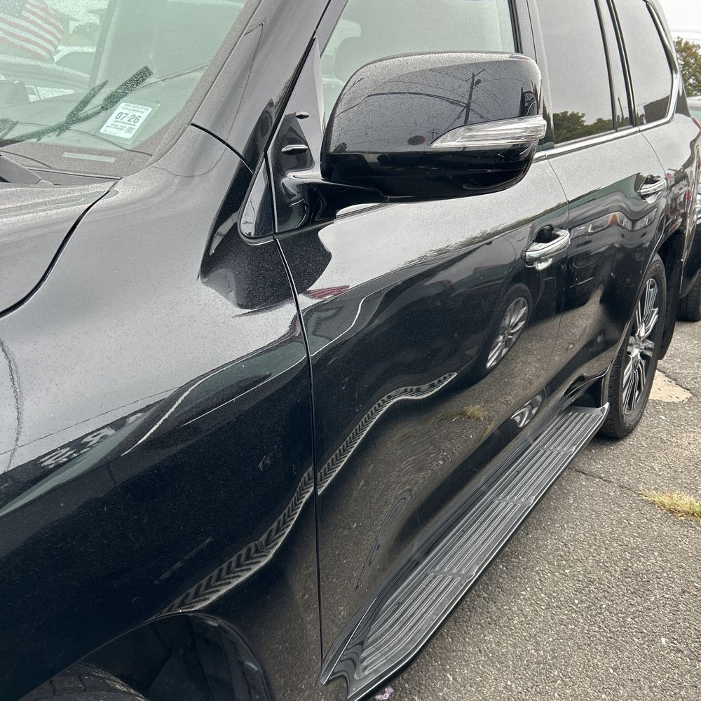 2018 Lexus LX 570 Three-Row