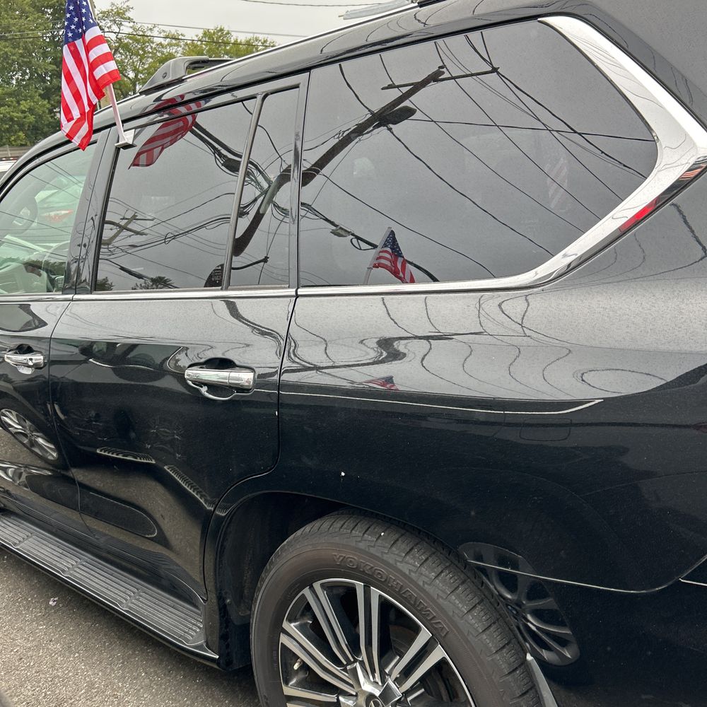 2018 Lexus LX 570 Three-Row