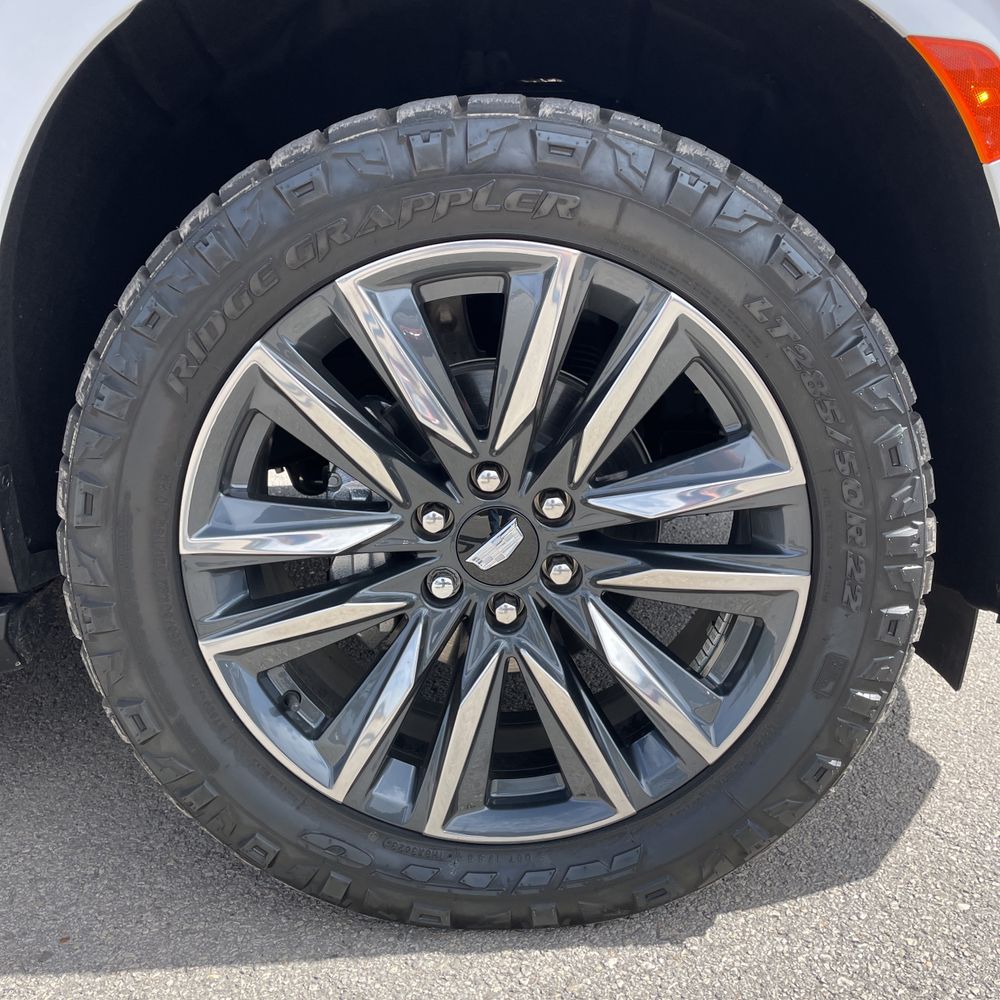2024 Cadillac Escalade Sport