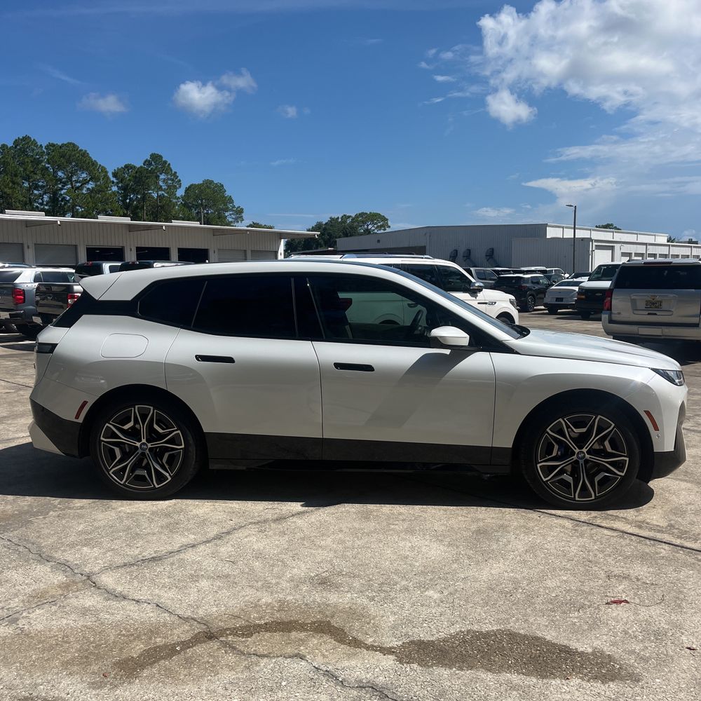 2025 BMW iX M60