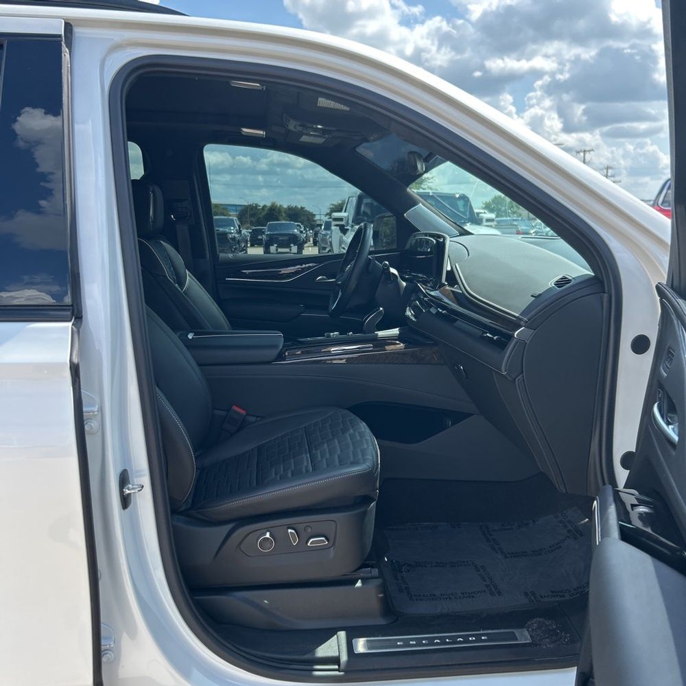 2024 Cadillac Escalade ESV Sport Platinum