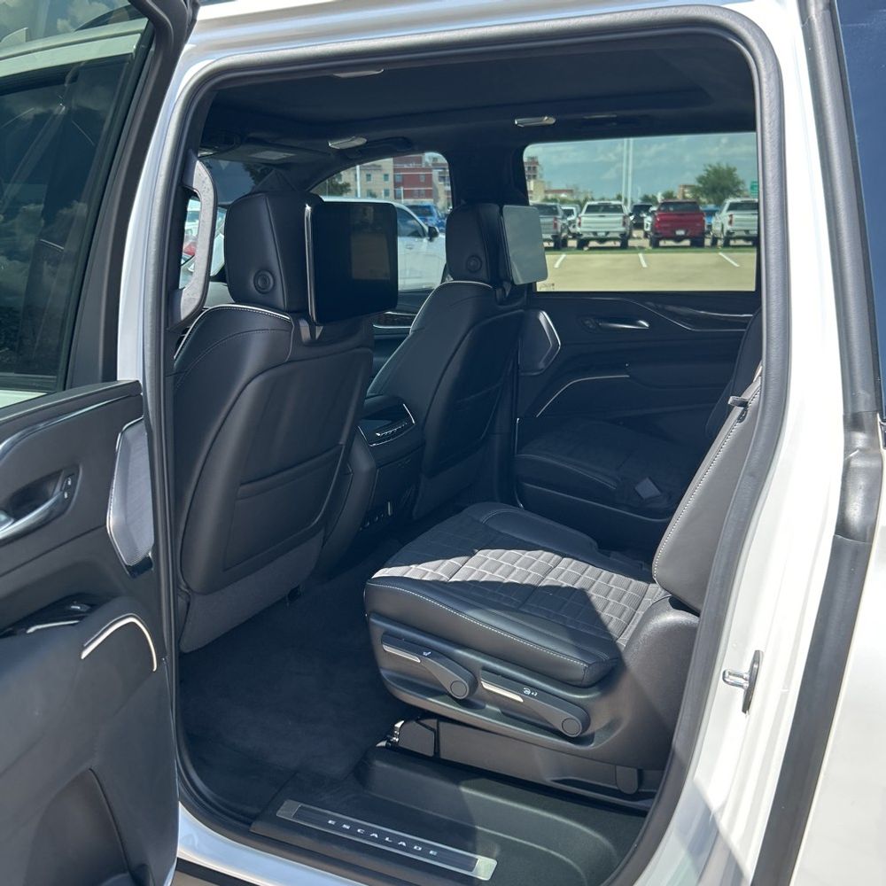 2024 Cadillac Escalade ESV Sport Platinum