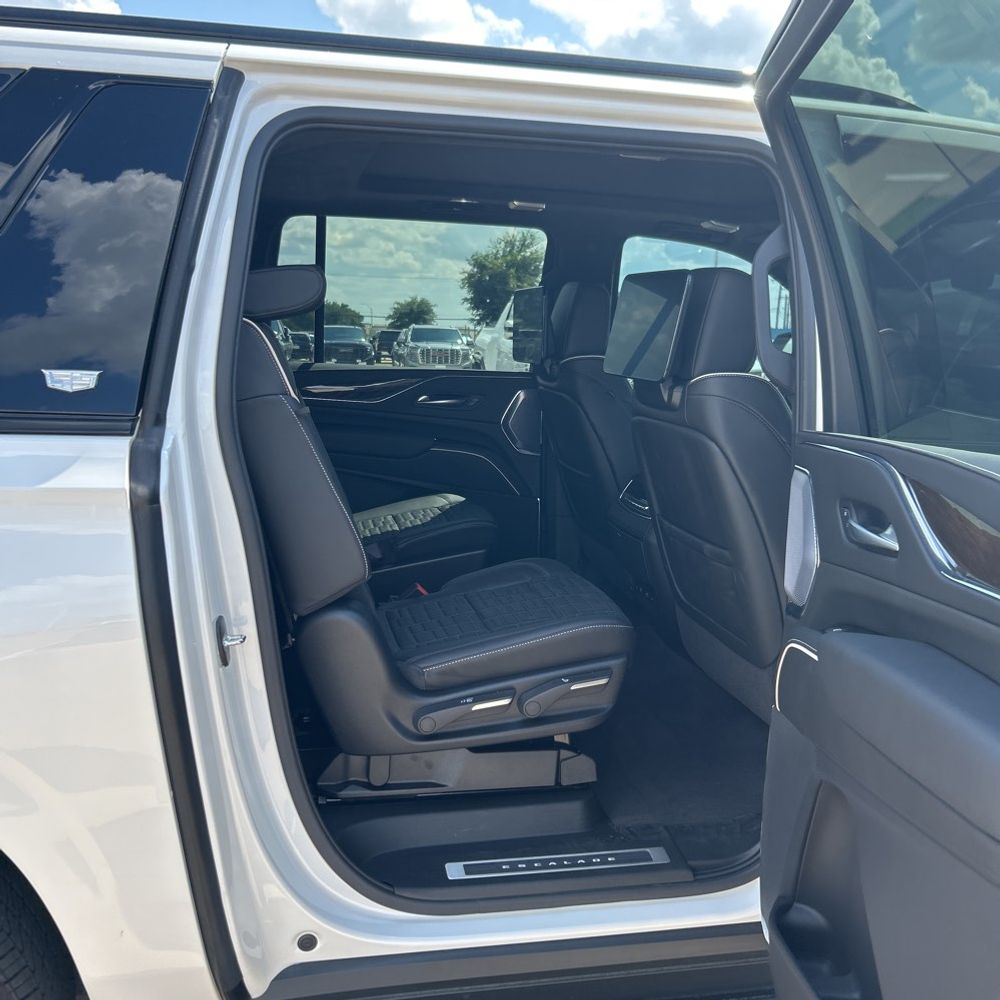 2024 Cadillac Escalade ESV Sport Platinum