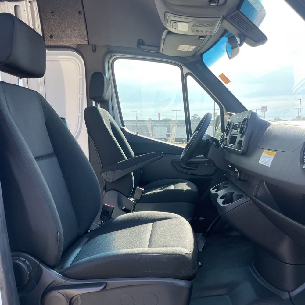 2025 Mercedes-Benz Sprinter 2500