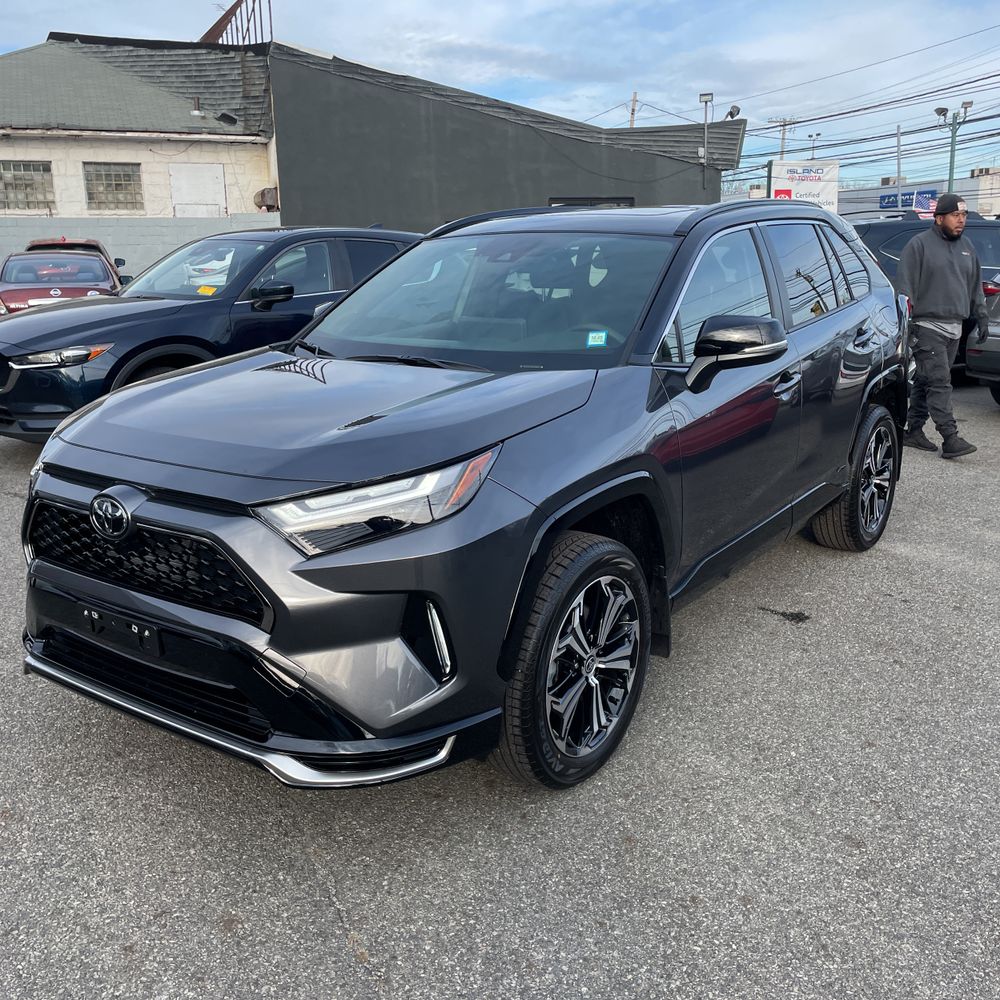 2025 Toyota RAV4 Plug-in Hybrid XSE