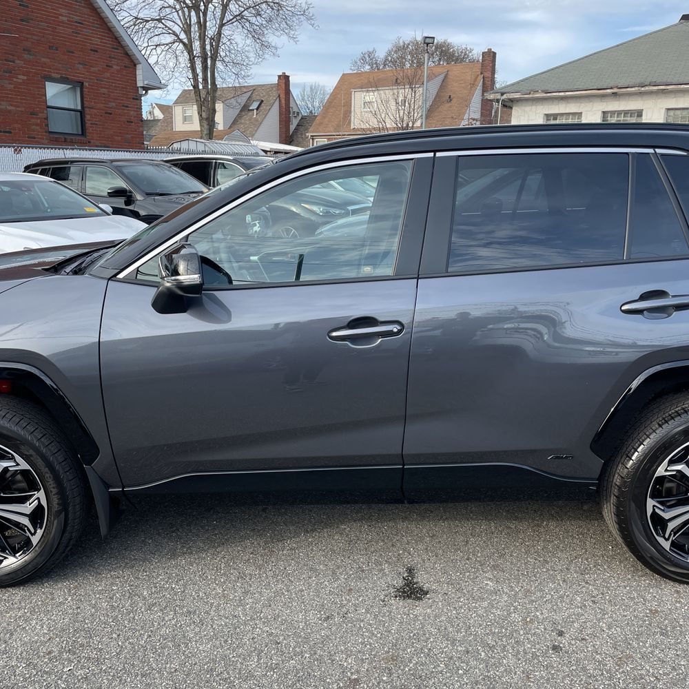 2025 Toyota RAV4 Plug-in Hybrid XSE
