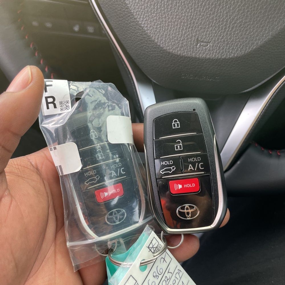 2025 Toyota RAV4 Plug-in Hybrid XSE