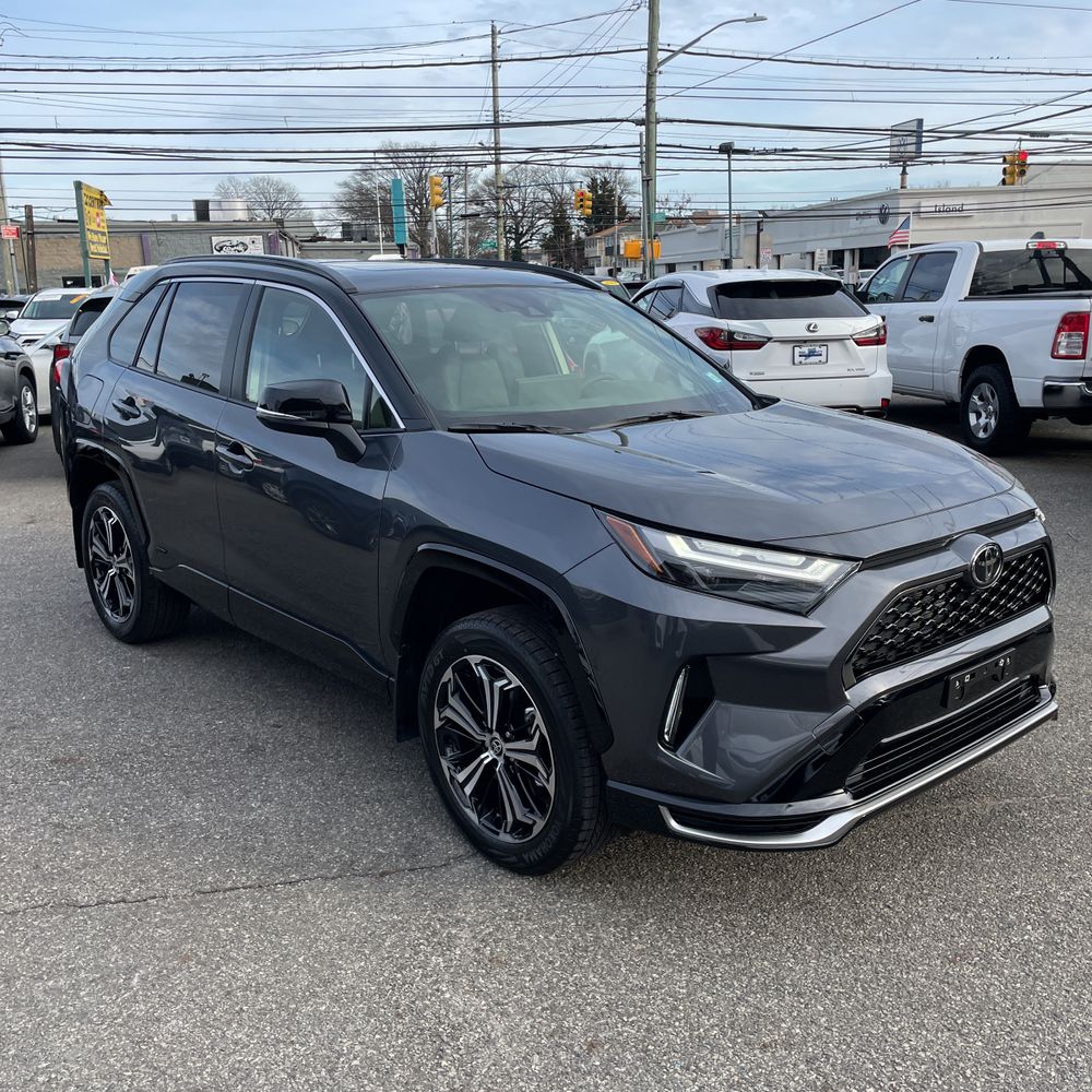 2025 Toyota RAV4 Plug-in Hybrid XSE