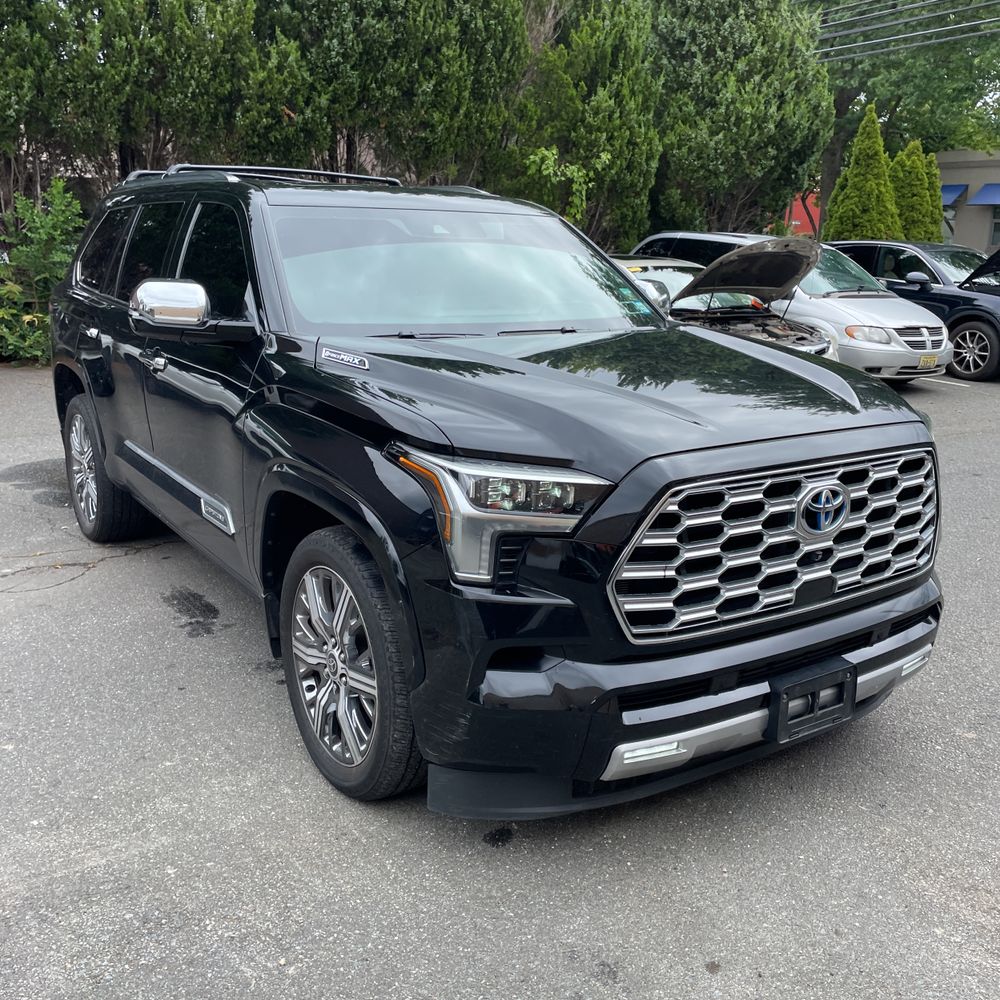 2023 Toyota Sequoia Capstone