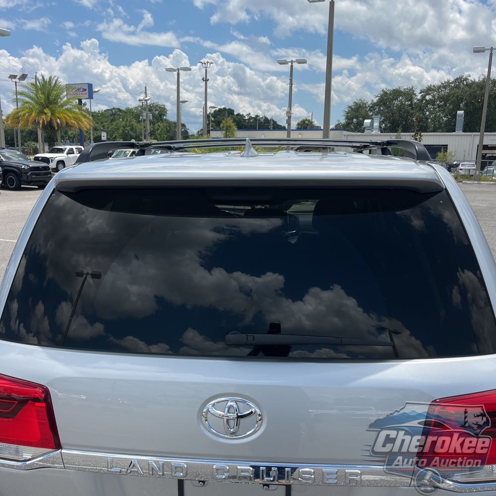 2020 Toyota Land Cruiser Base