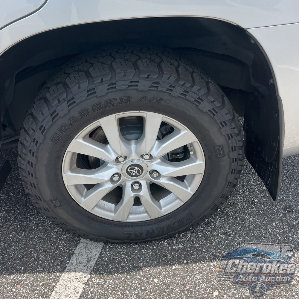 2020 Toyota Land Cruiser Base
