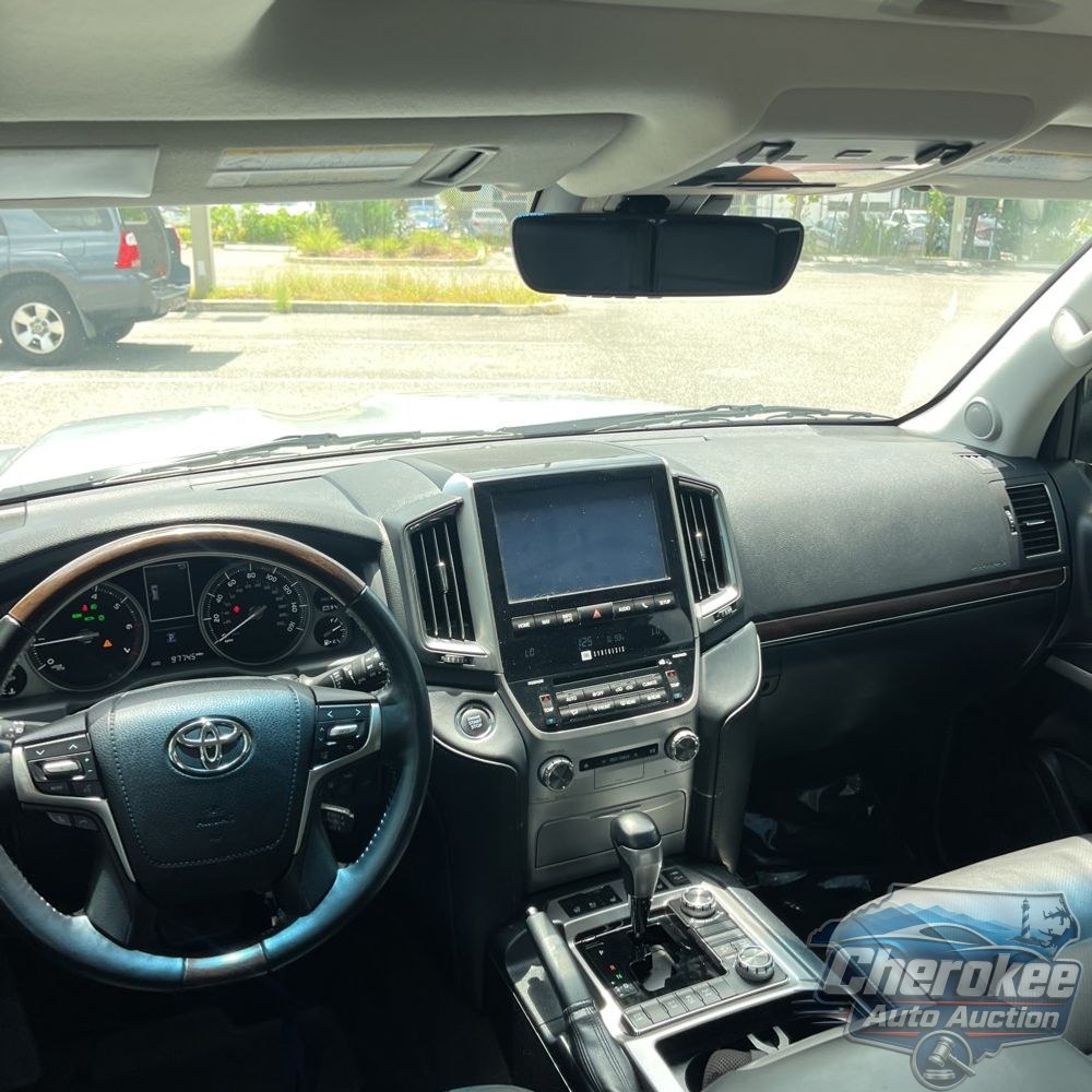 2020 Toyota Land Cruiser Base