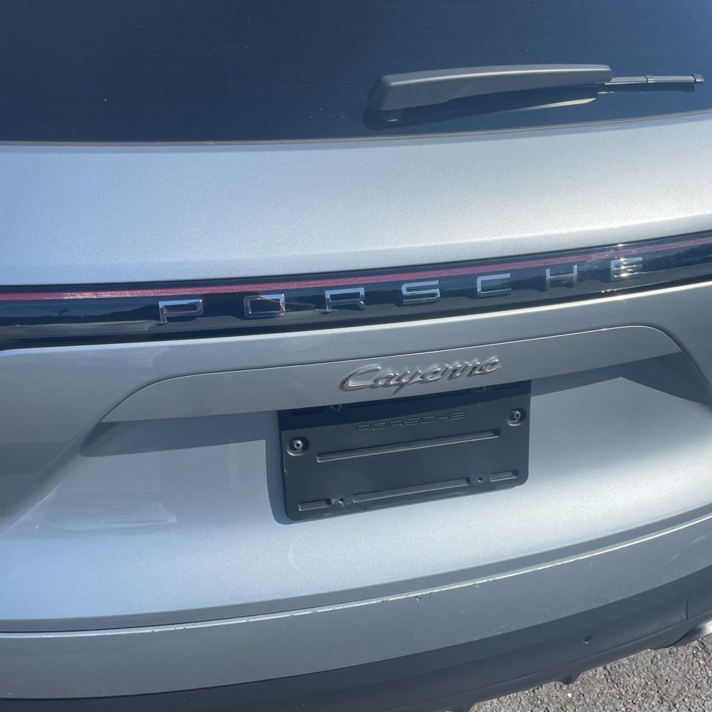 2022 Porsche Cayenne Base